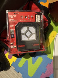 Milwaukee Led Mounting Flood Light 18 Volts