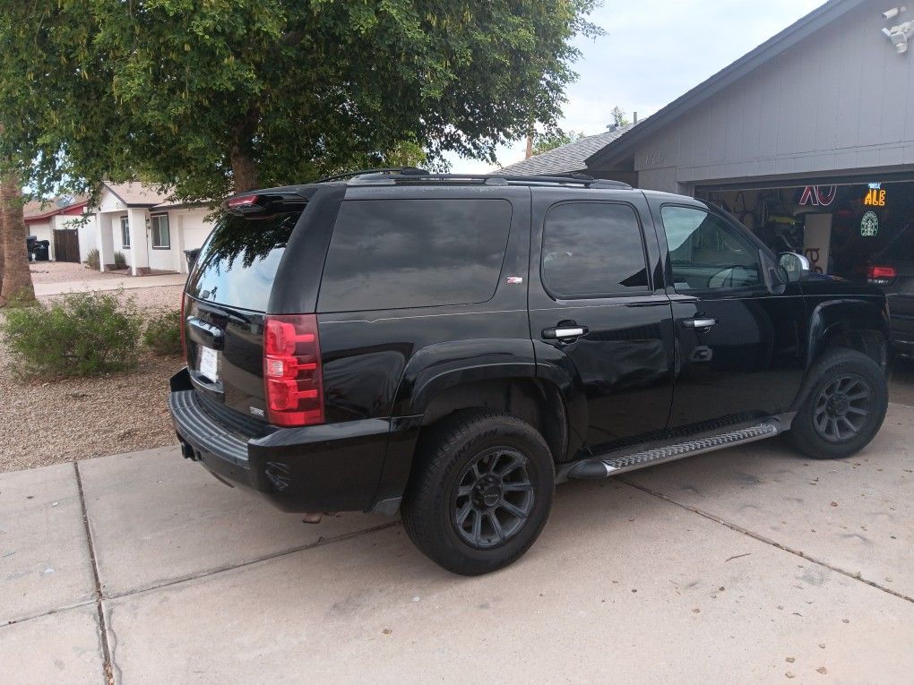 2007 Chevy Tahoe Z71 Fully Loaded