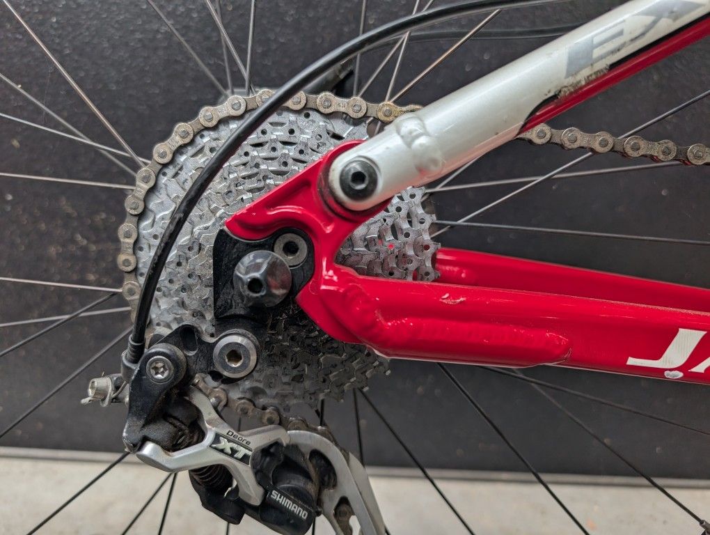 Full Suspension Fox fork, Shimano XT gears, Jamis Dakar XCR