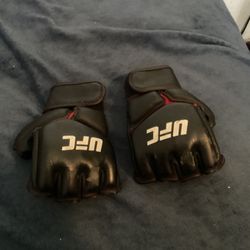 UFC Gloves Warned Used 