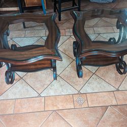 BEAUTIFUL SET OF END TABLES