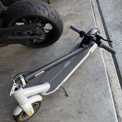 Segway Ninebot max G30 scooter