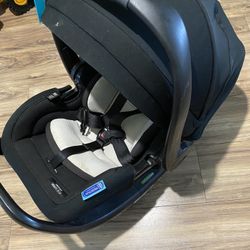 Graco Baby Carseat With Base 