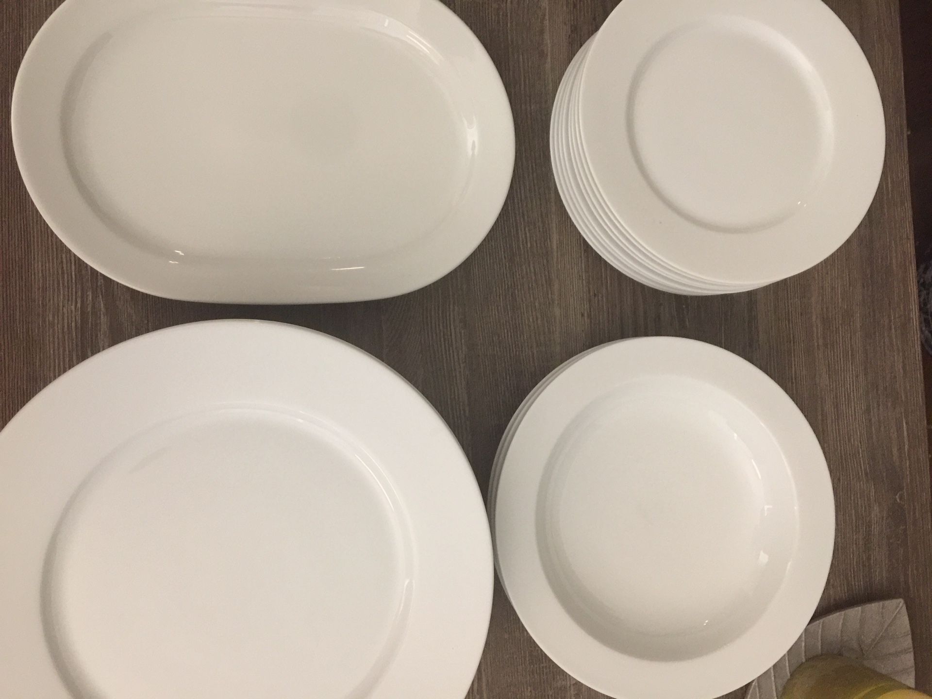 Block Spal (Set of 16) Lisboa White Porcelain Plates Made in Portugal