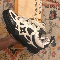 LV SKATE SIZE 11 