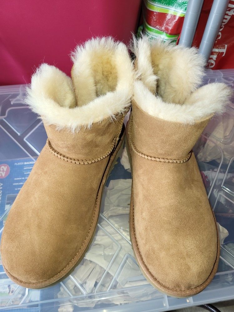 UGG Australia 1000788 Mini Bailey Button Boot