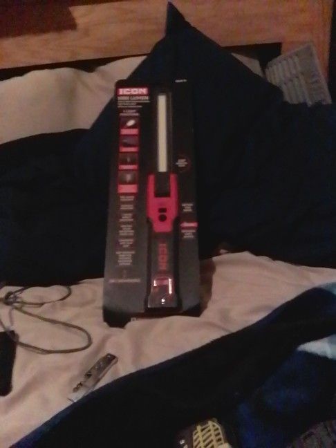 Icon 1000 Lumen Dual Sided Rechargeable Slim Bar Light With UV Inspection $45 Obo