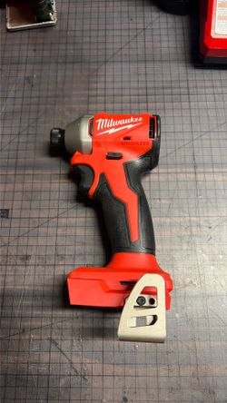 Milwaukee m18 brushless impact driver