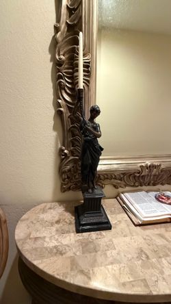 Vintage Bronze‑Style Lady Candleholder – Neoclassical Sculpture