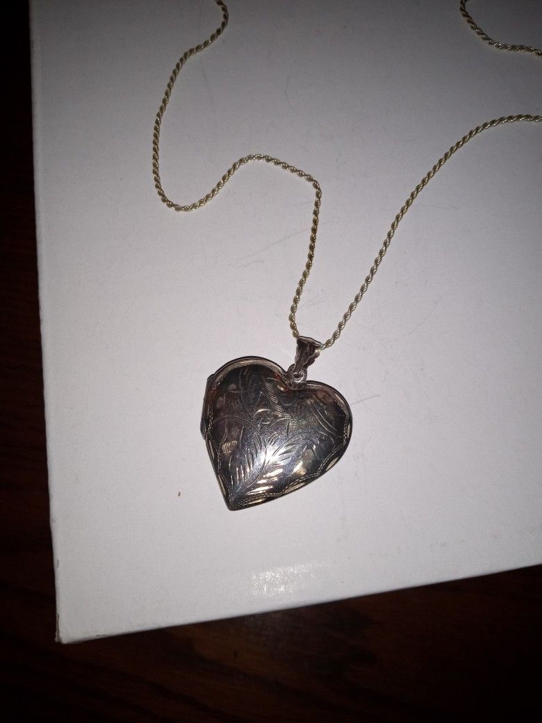 Jewelry Sterling Silver Hinged Heart Locket