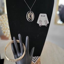 Long length necklace embracelet set