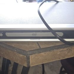 Magnavox dvd player not a blu ray Parma pu no remote nothing wrong with it though just upgraded tvs No Hdmi
