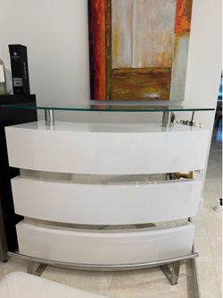 Modern Bar