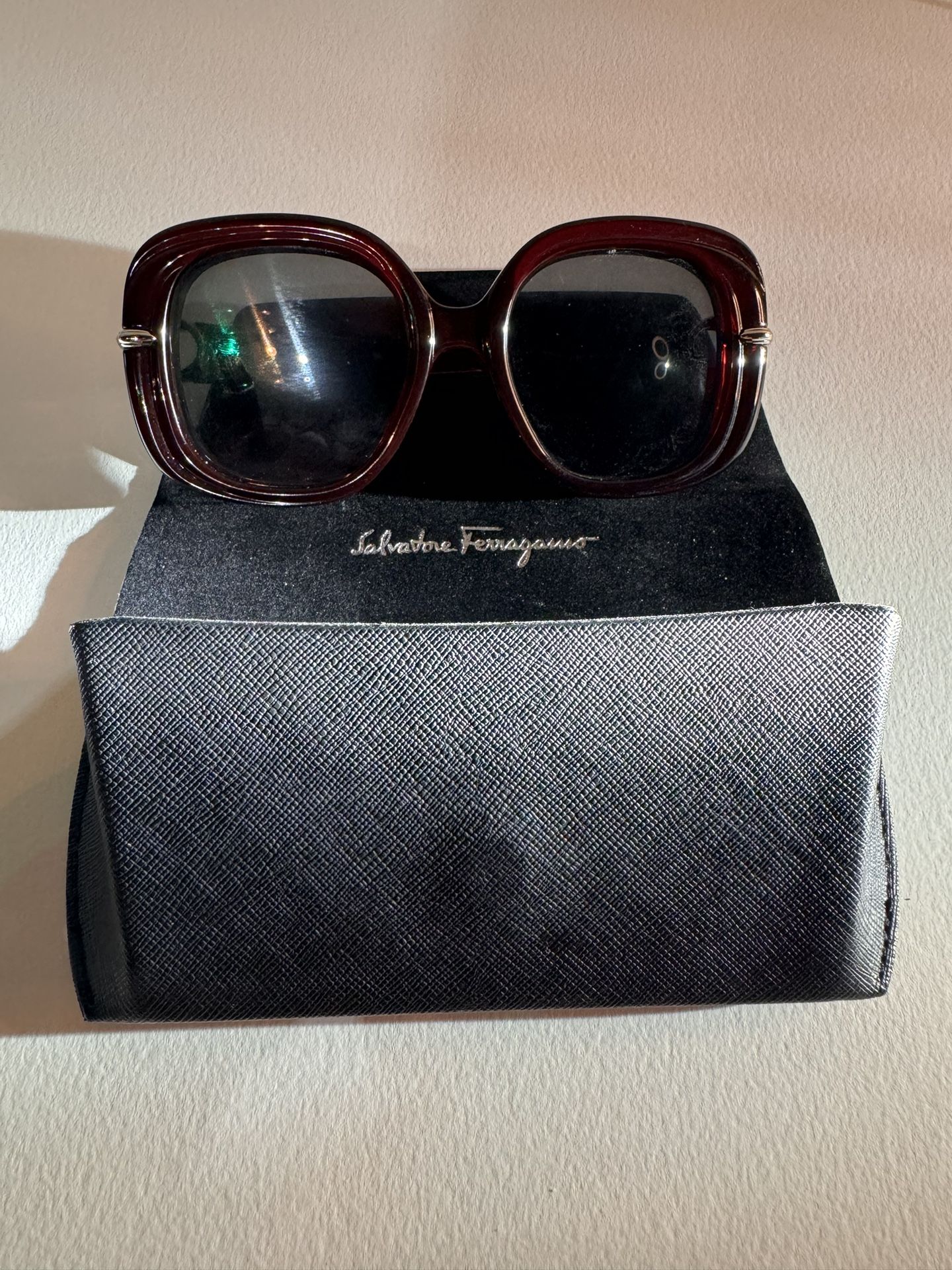 Salvatore Ferragamo SF1058S Sunglasses  Transparent Burgundy