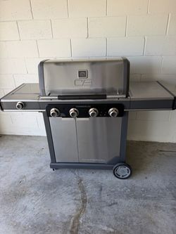 Charbroil Commercial 4 burners with side burner.