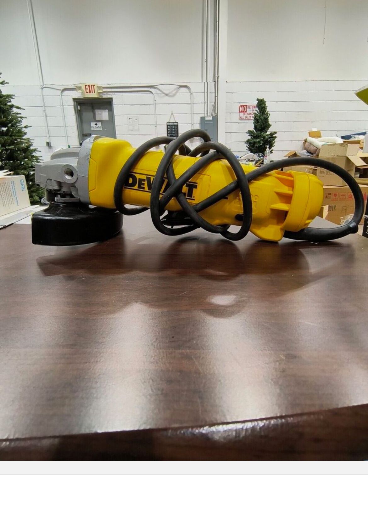 DEWALT DWE402K 4-1/2 inch Small Angle Grinder Kit