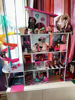 LOL Doll House, With Over 30 Dolls And 100s Of Accessories