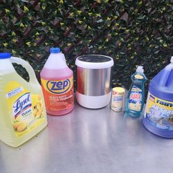 Counter Trash Can With Matching Bags..& Cleaners..all For Only $5