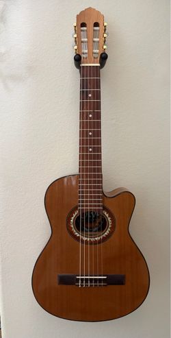 Diva Guitarra nylon string acoustic guitar