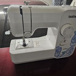 Brother LX3817 17-Stitch Portable Full-Size Sewing Machine, White for Sale  in Richmond, TX - OfferUp