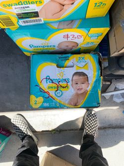 Pampers swaddlers size 2 ,186 count