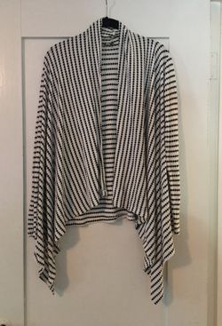 Black & white cardigan size medium