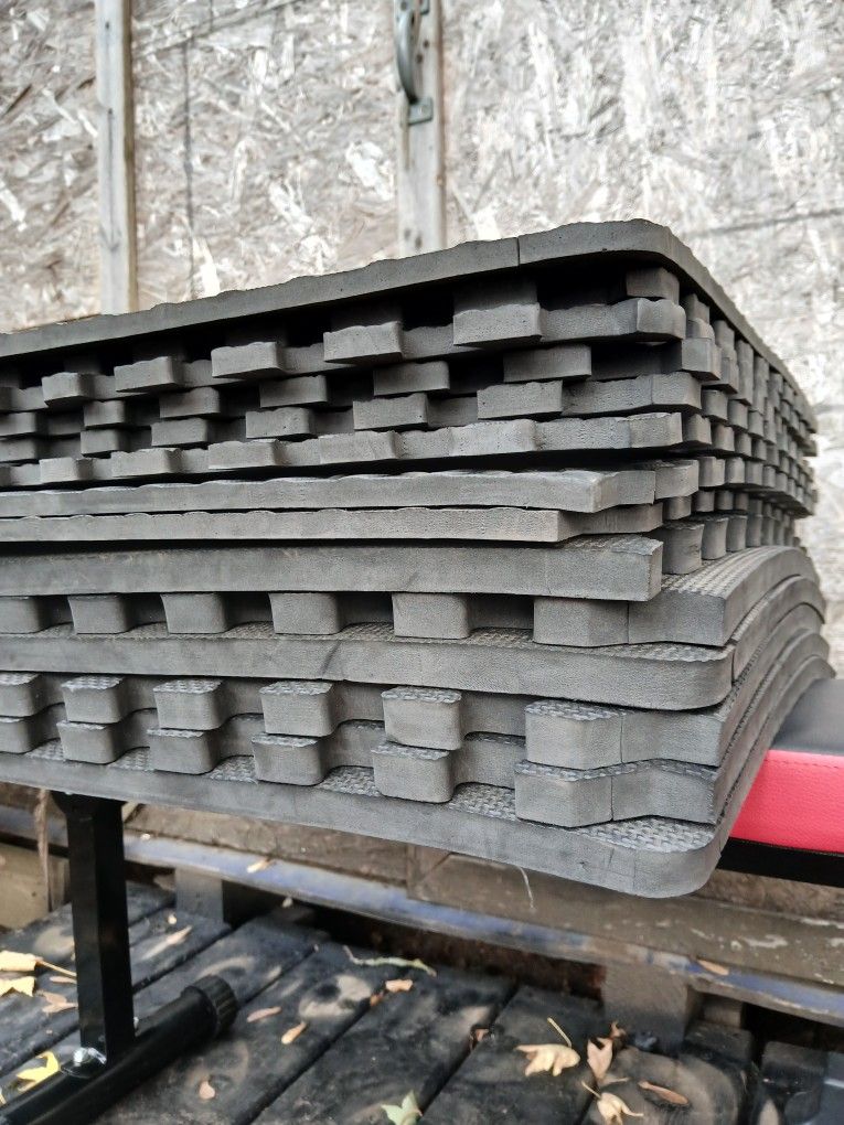 15ish free floor Mat in two different sizes.