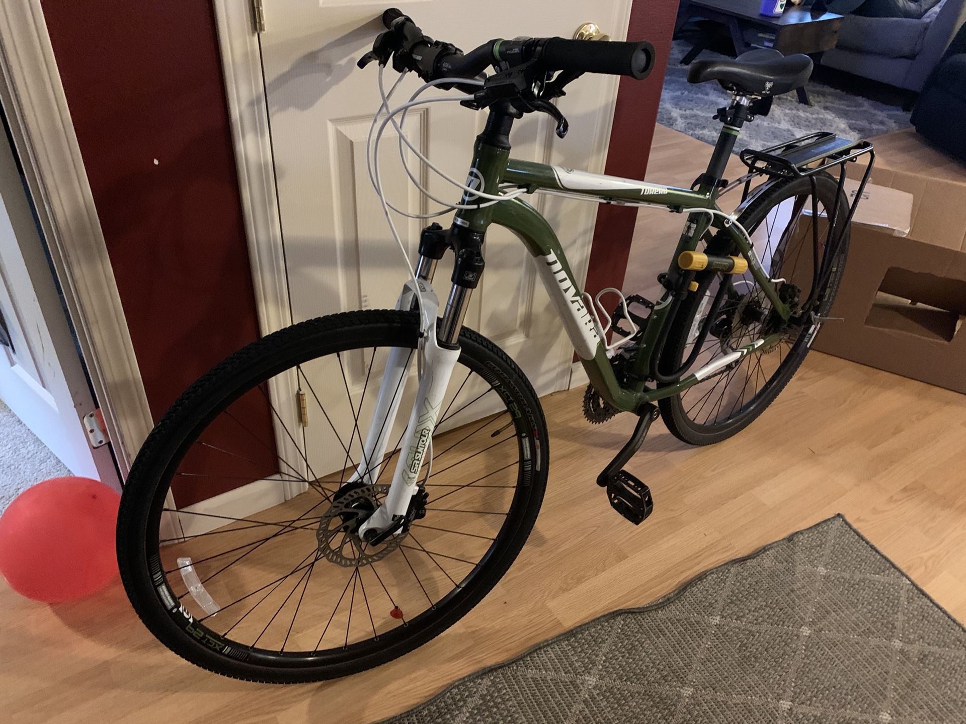 Novara torero 29er mountain/commuter bike: disc brakes
