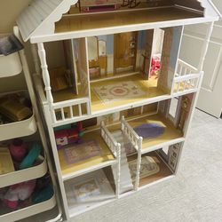 Kids Play Doll House