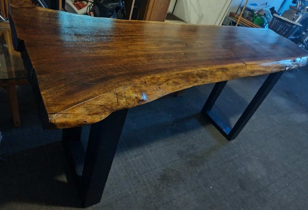 Beatiful Dining Table