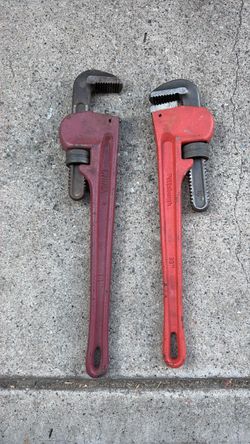 Pittsburgh 18" Pipe Wrenches – Set of 2