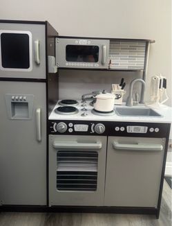 Kidkraft Play Kitchen