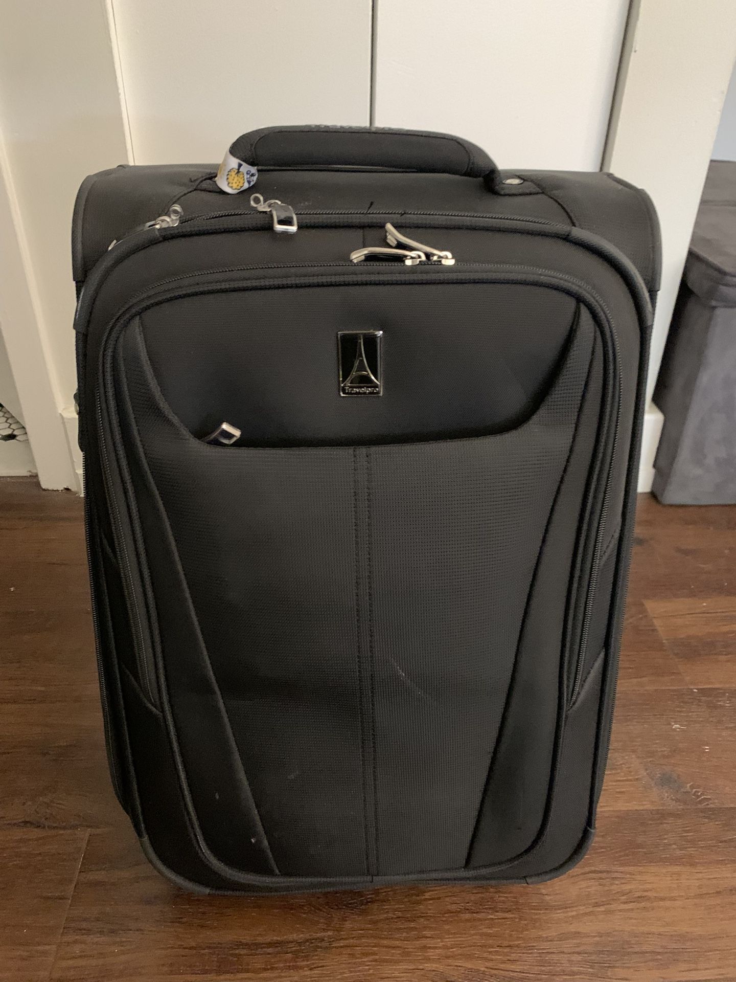 Travelpro Carry On Luggage Maxlite 5 22 Inch Rollaboard