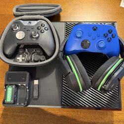 X Box One With 2 Controllers (X box One elite)  And Turtle beach headset 