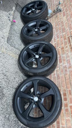 20” Chevy Camaro SS rims and tires sensors included