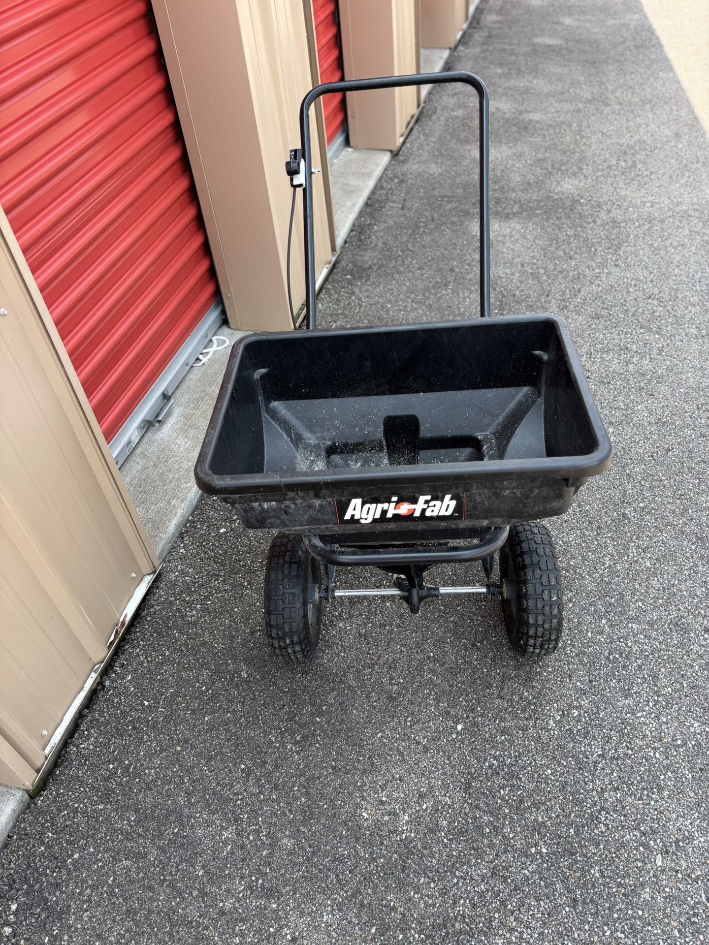 Push Yard Seeds Spreader(No Shipping)