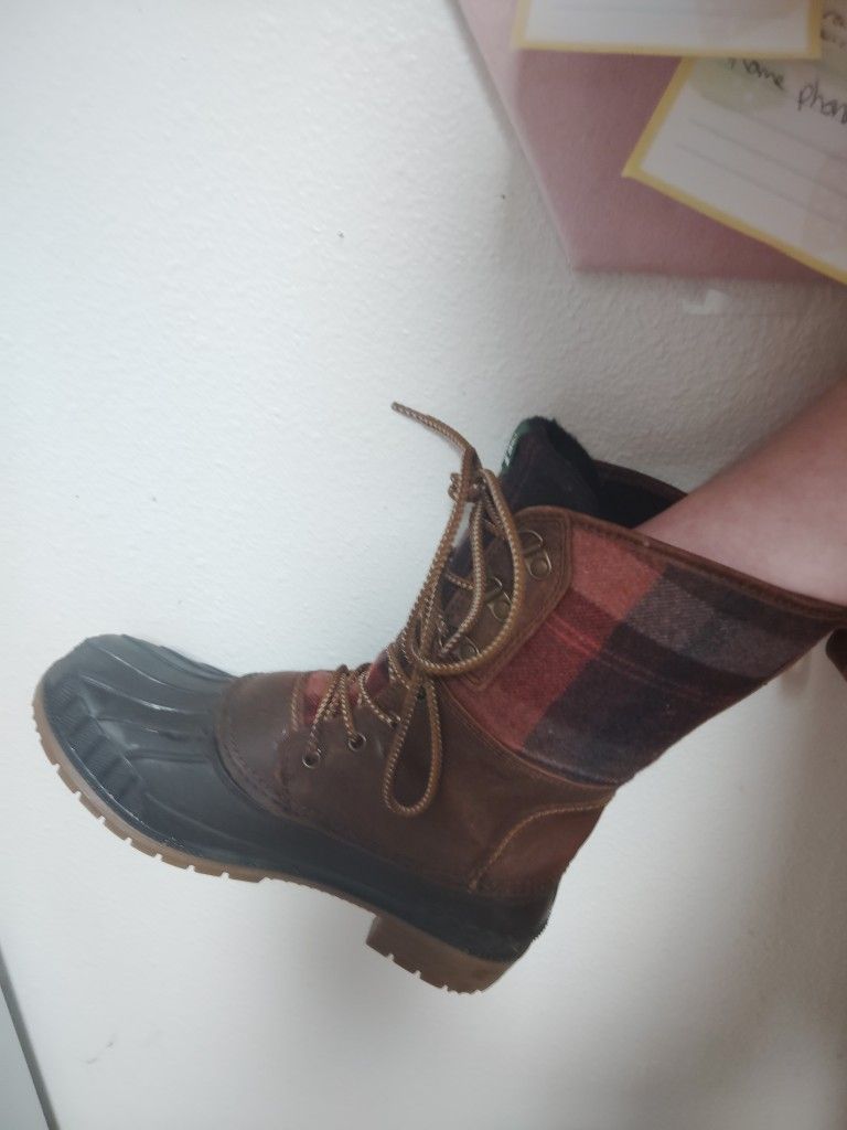 Kamik High Top Boots!!