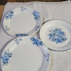 vintage Corelle Blue Velvet dinner plates.  BEST OFFER PLEASE 