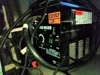 Chicago Electric Flux 125 Welder