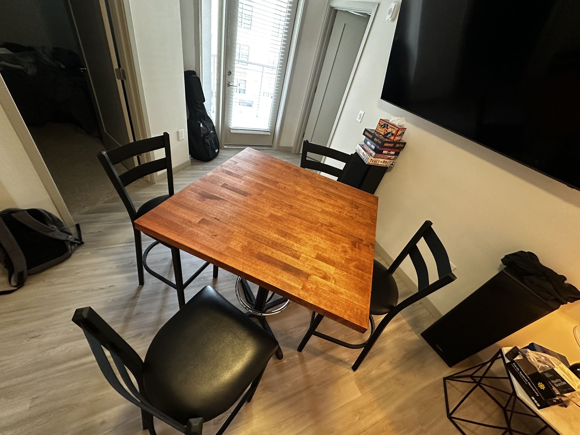High-top Kitchen Table With Four Stools