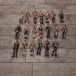 WWE WRESTLING FIGURES LOT OF 20