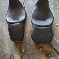 Harley Davidson touring seats (Stock)
