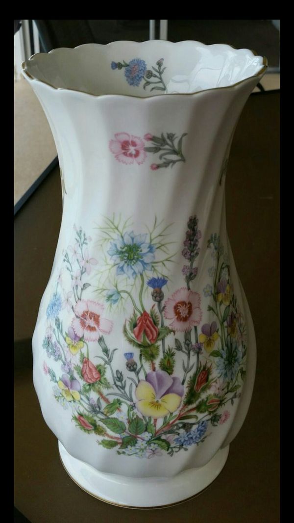 Aynsley Wild Tudor Fine Bone China Vase Made In England For