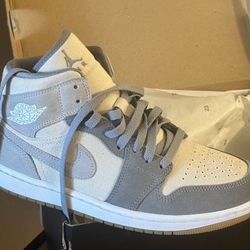 Men’s 8’ Coconut Milk Air Jordan 1 Mids New