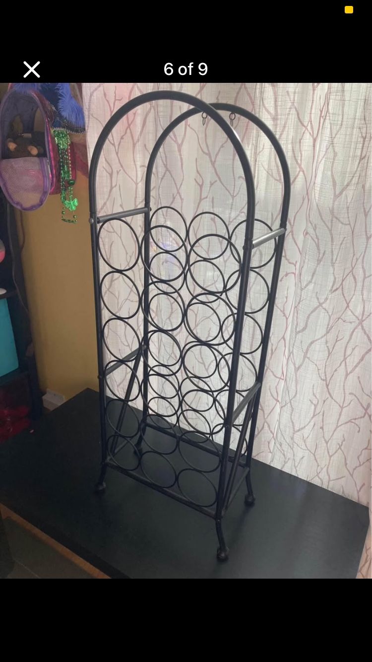 Metal Vine Rack Holds 18 Bottles