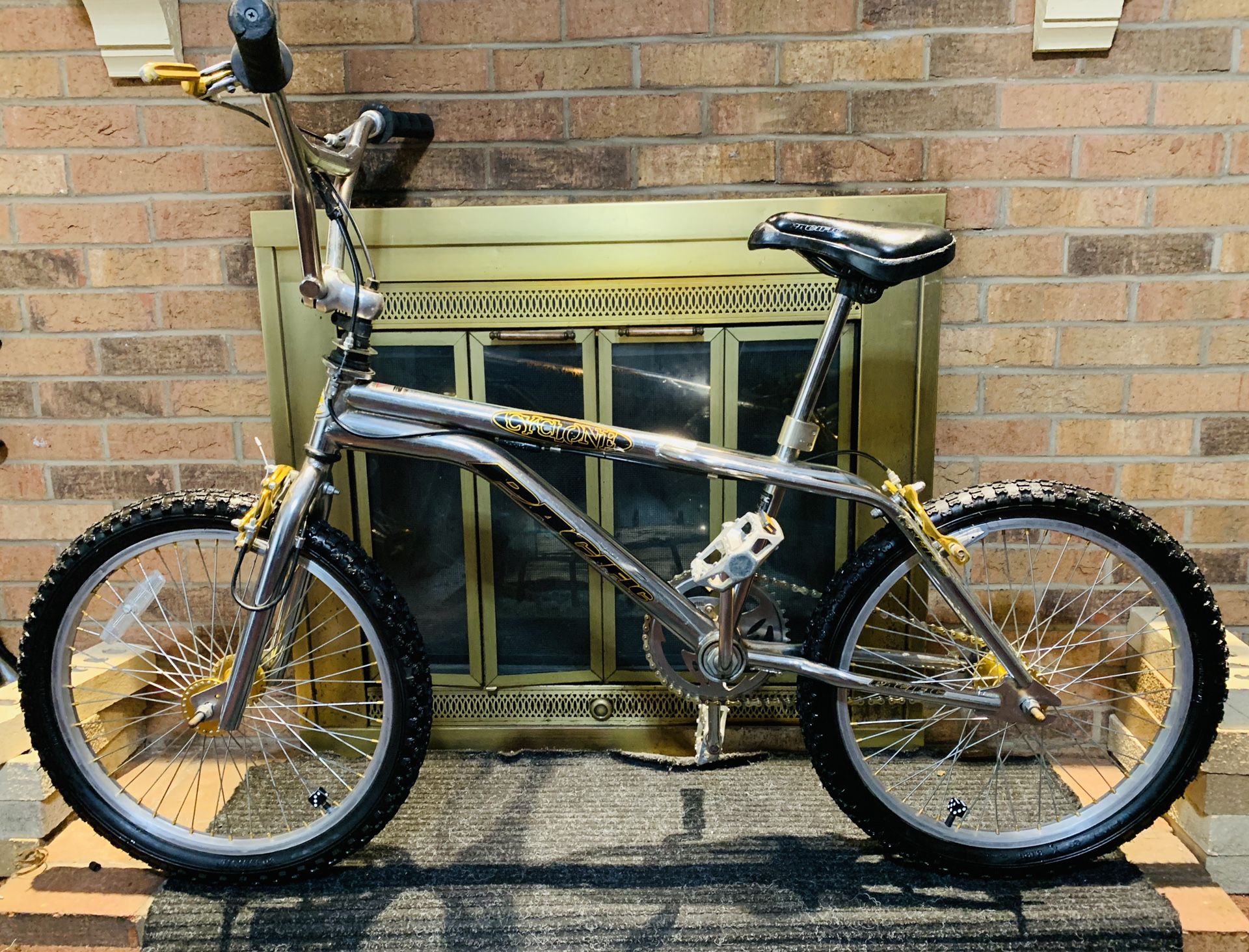 Pacific cyclone cheap bmx bike
