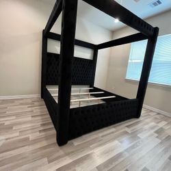 CASTLE  BLACK CANOPY BED FRAME 