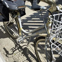 Fuji Cambridge Hybrid 8 Speed Shimano Nexus Internal Changing W Basket And Pannier