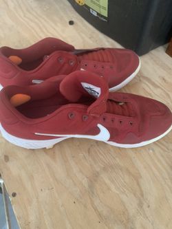 Nike Size 10 Molded Cleats