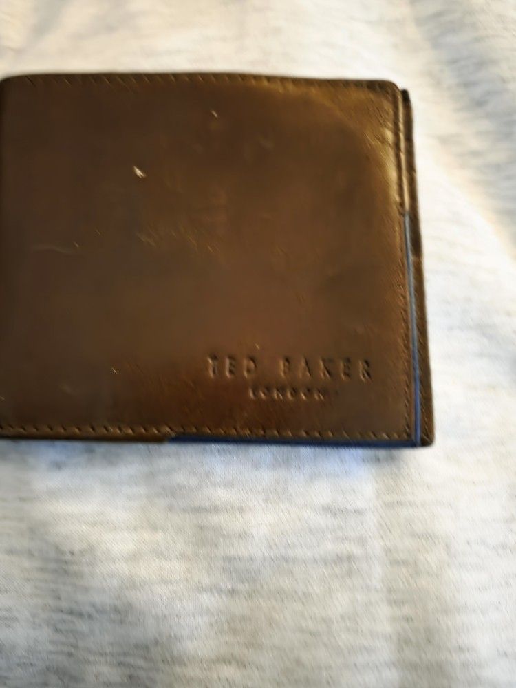 TED BAKER MEN WALLET.